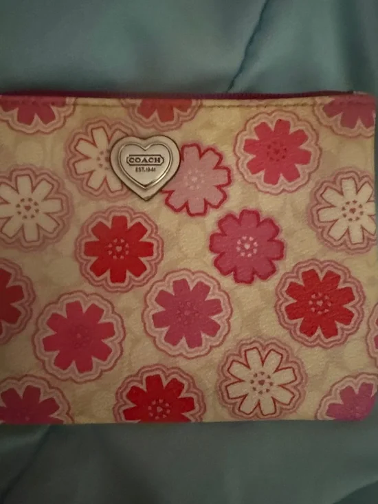 Coach Pink Flower mini wristlet - Picture 4 of 12